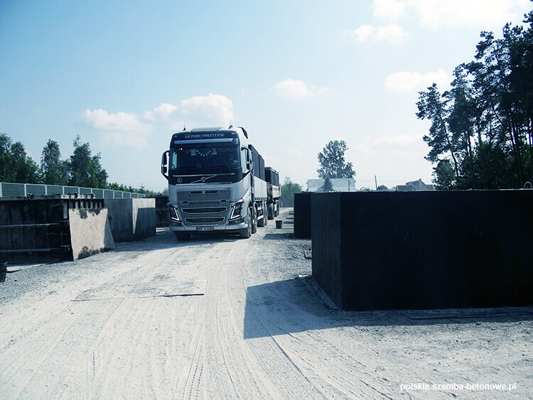 Transport szamb betonowych  w Debrznie